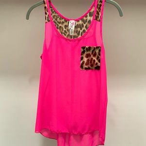 Hot pink tank with leopard details’